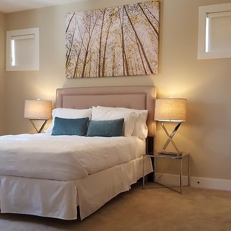 Teehouse Bed & Breakfast เวสต์ เคโลว์นา ภายนอก รูปภาพ