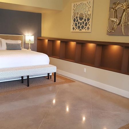Teehouse Bed & Breakfast เวสต์ เคโลว์นา ภายนอก รูปภาพ
