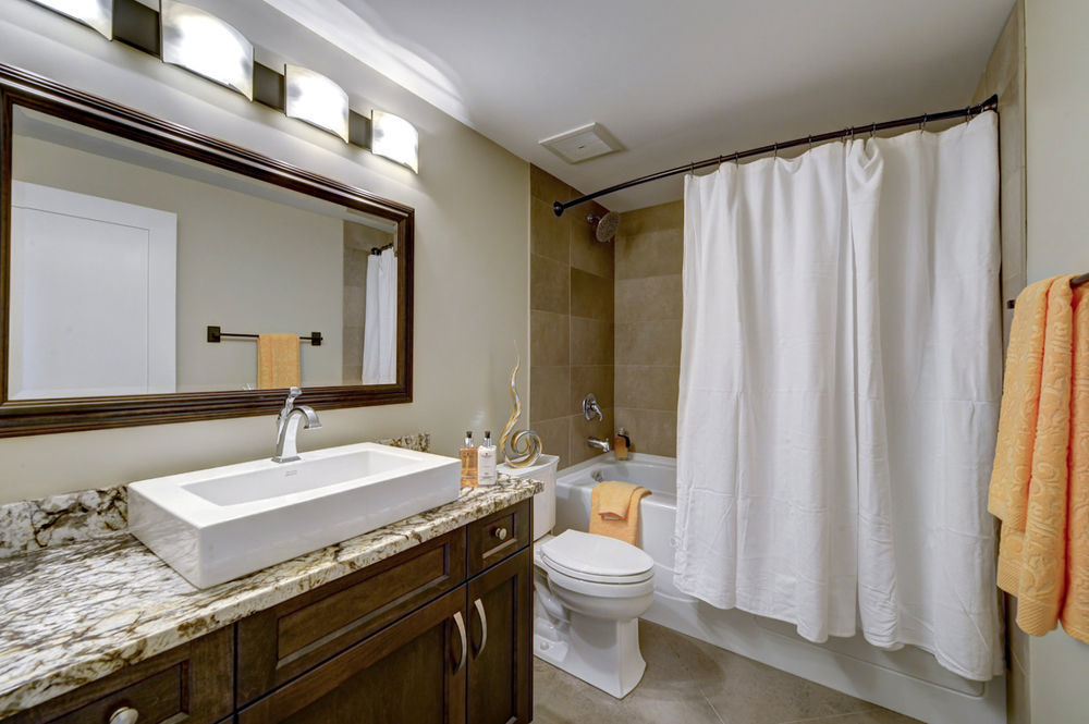 Teehouse Bed & Breakfast เวสต์ เคโลว์นา ภายนอก รูปภาพ